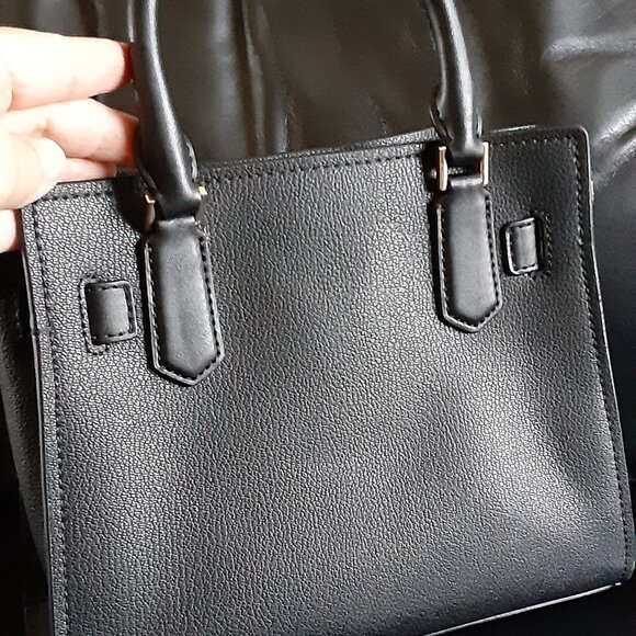 SOLD Michael Kors Hamilton Bag - Picture 3 of 7